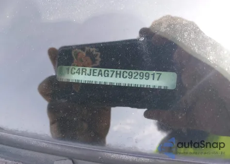 2017 Jeep Grand Cherokee Laredo 4X2 from USA, damaged, VIN 1C4RJEAG7HC929917